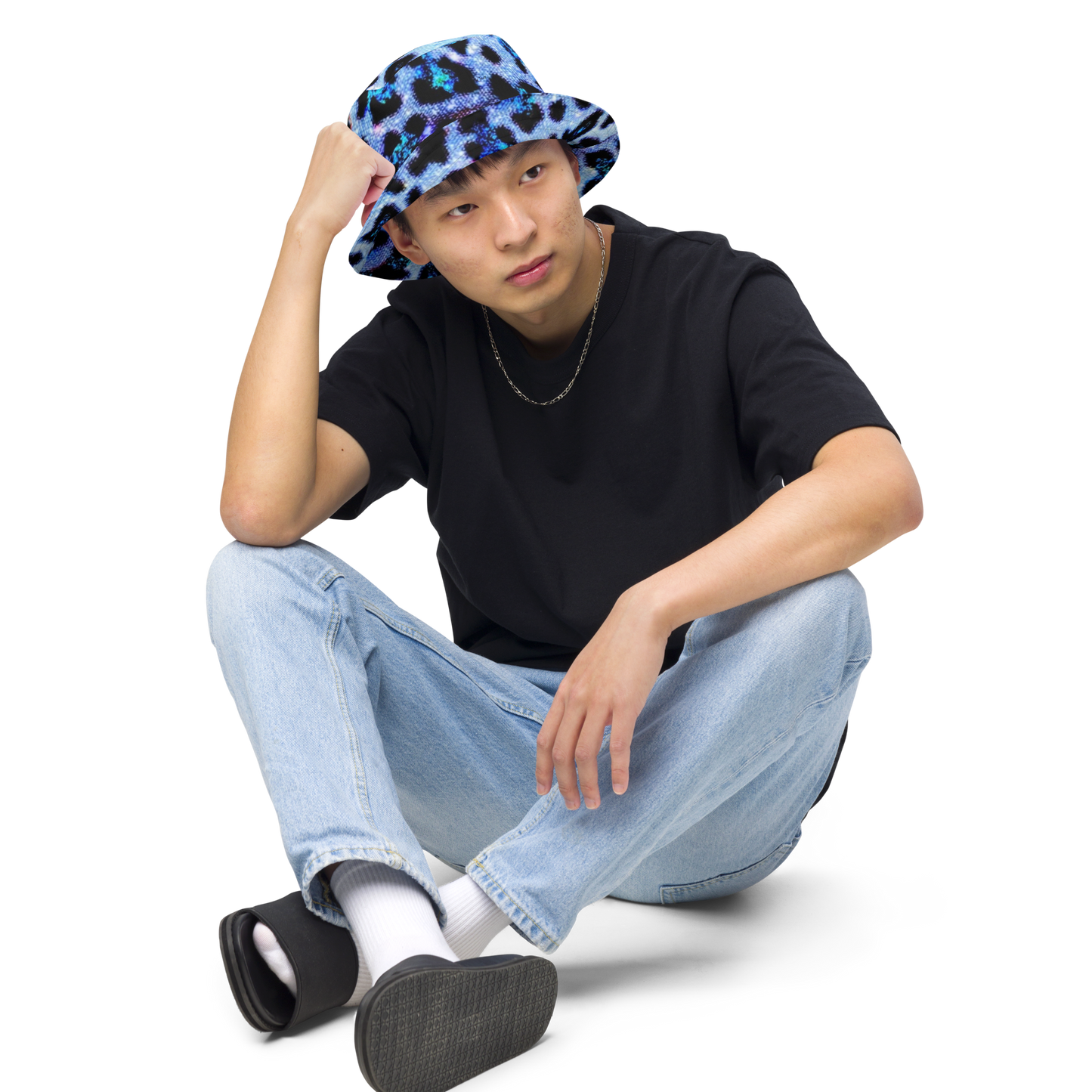 Reversible bucket hat