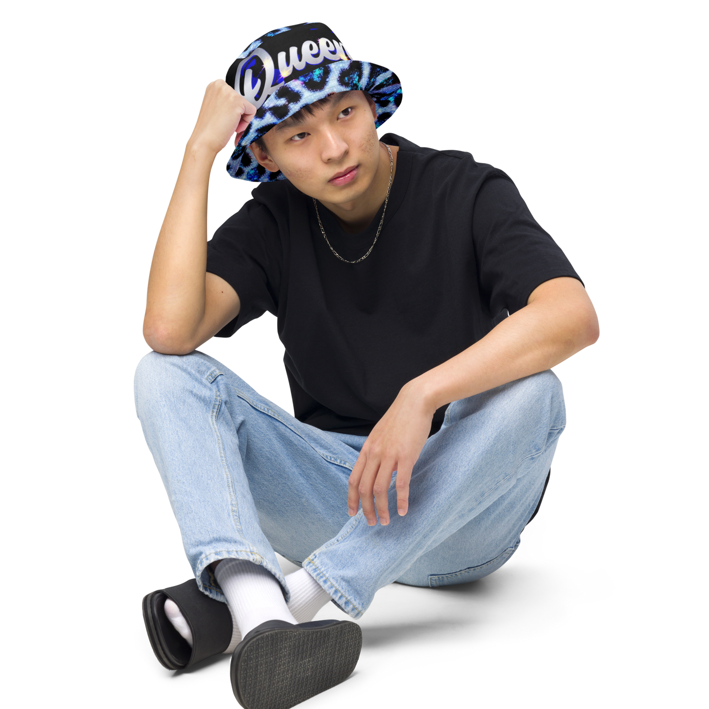 Reversible bucket hat