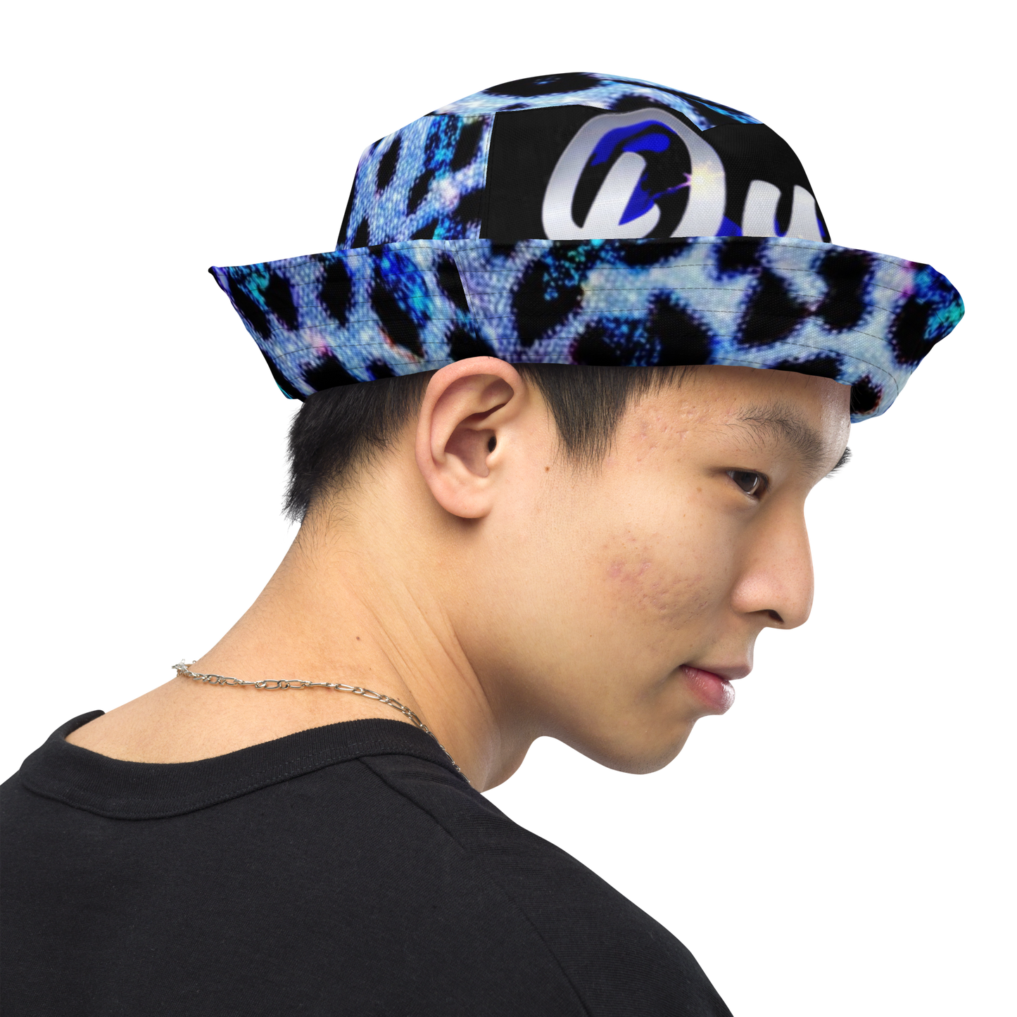 Reversible bucket hat