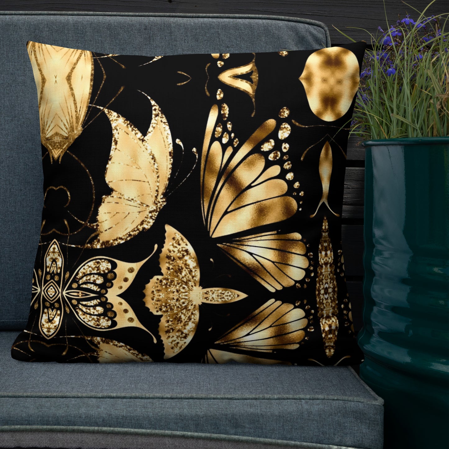 Queens Shine's Pillow 23