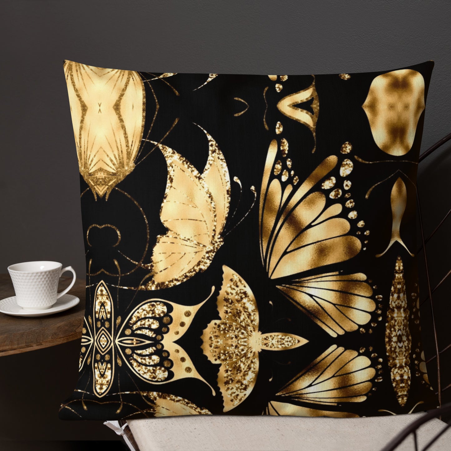 Queens Shine's Pillow 23